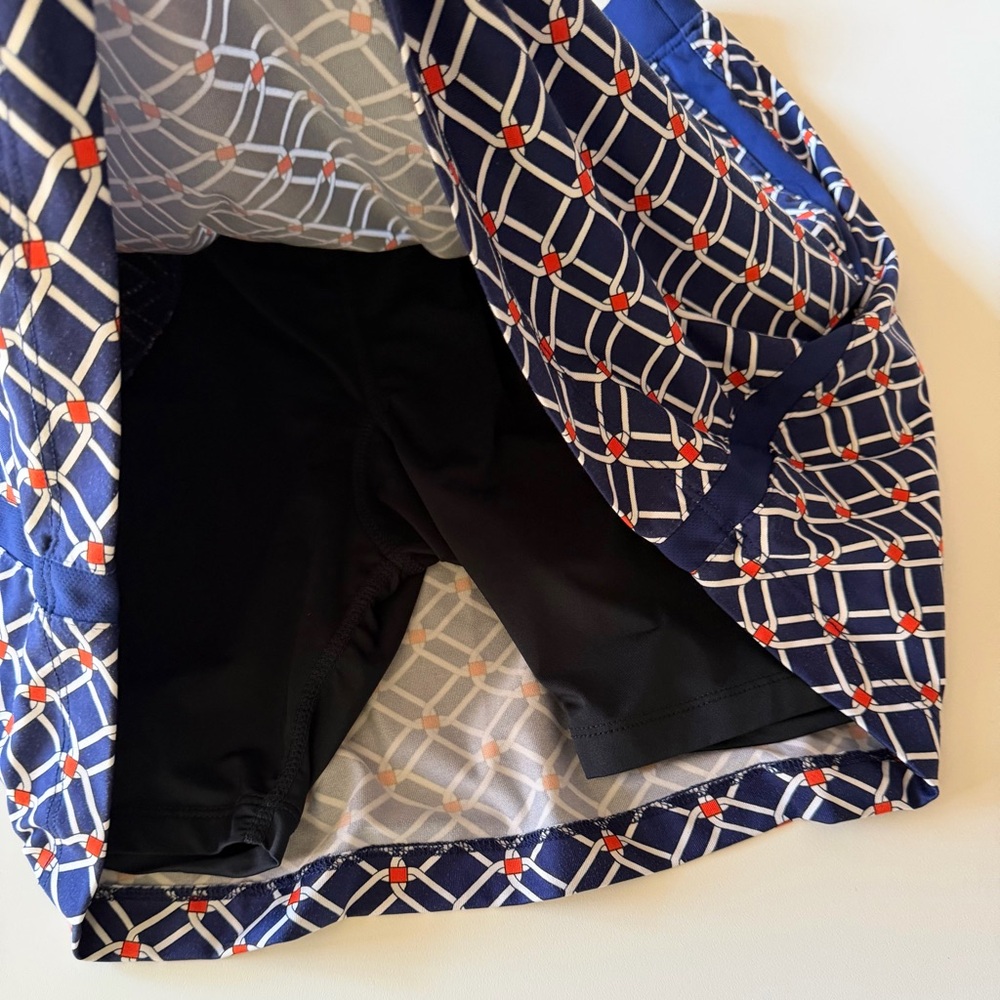 Tail golf / tennis / pickleball skirt with Built-in Shorts. Mint condition med - Picture 11 of 13